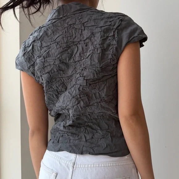 Sarah Pacini Charcoal Crinkled Short Sleeve Blouse - Medium - Picture 4 of 6